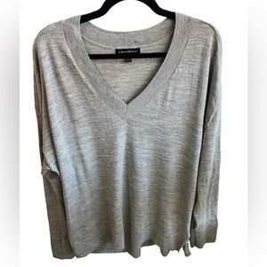 Banana Republic 100% Merino Wool Grey V Neck Sweater Size XL
